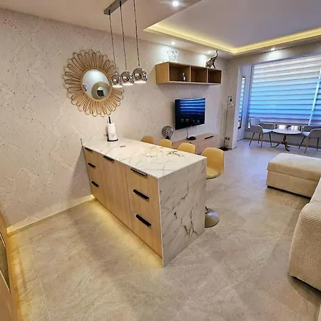 Appartement Apparemment 2 Piece Piscine Sur Toit 500m Cannes 2km Vallauris