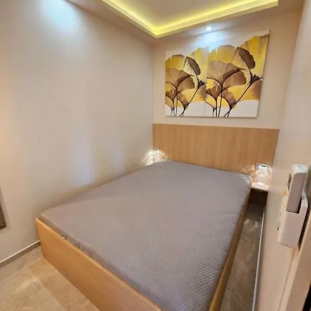 Apparemment 2 Piece Piscine Sur Toit 500m Cannes 2km Vallauris